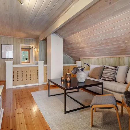 4 Bedroom Stunning In Prázdninový dům Øyer