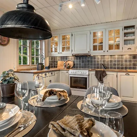 Dom wakacyjny 4 Bedroom Stunning In